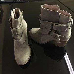 American Eagle boots
